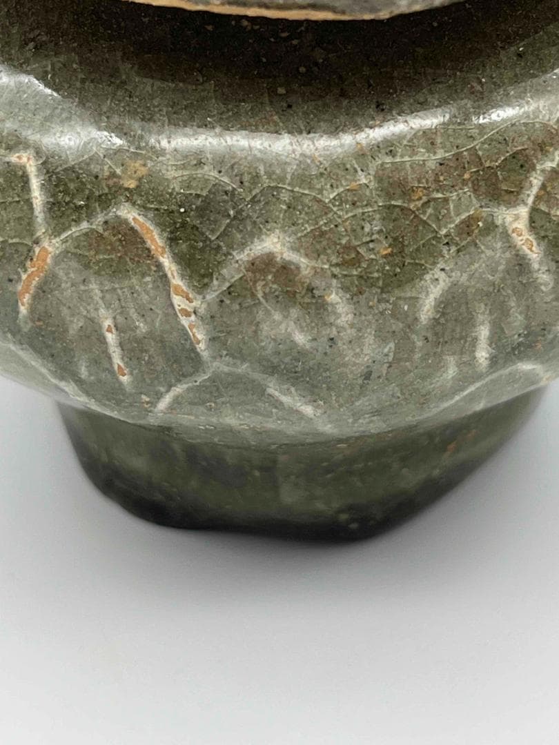 北宋時代　青磁　龍泉窯 荷葉紋共蓋壺　蓋付き　茶入　茶道具(F-100)