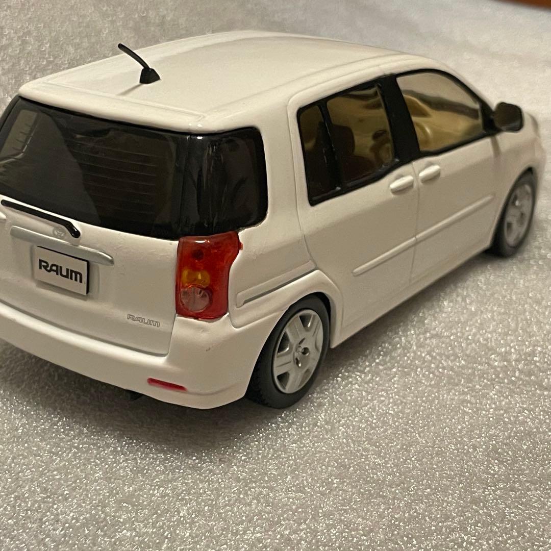 カラーサンプル　トヨタ　ラウム　ホワイト　希少