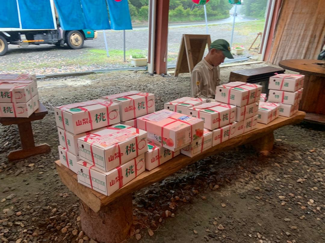 山梨一宮のてっぺん桃　幸茜の超特大サイズを5個詰め発送　終了間近　ももやのきよし