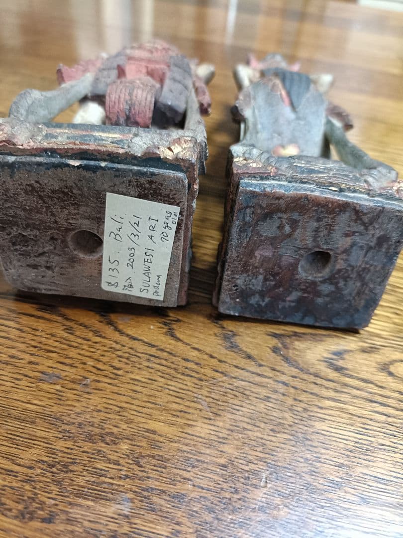 バリ島購入木製工芸品２体　２４センチ