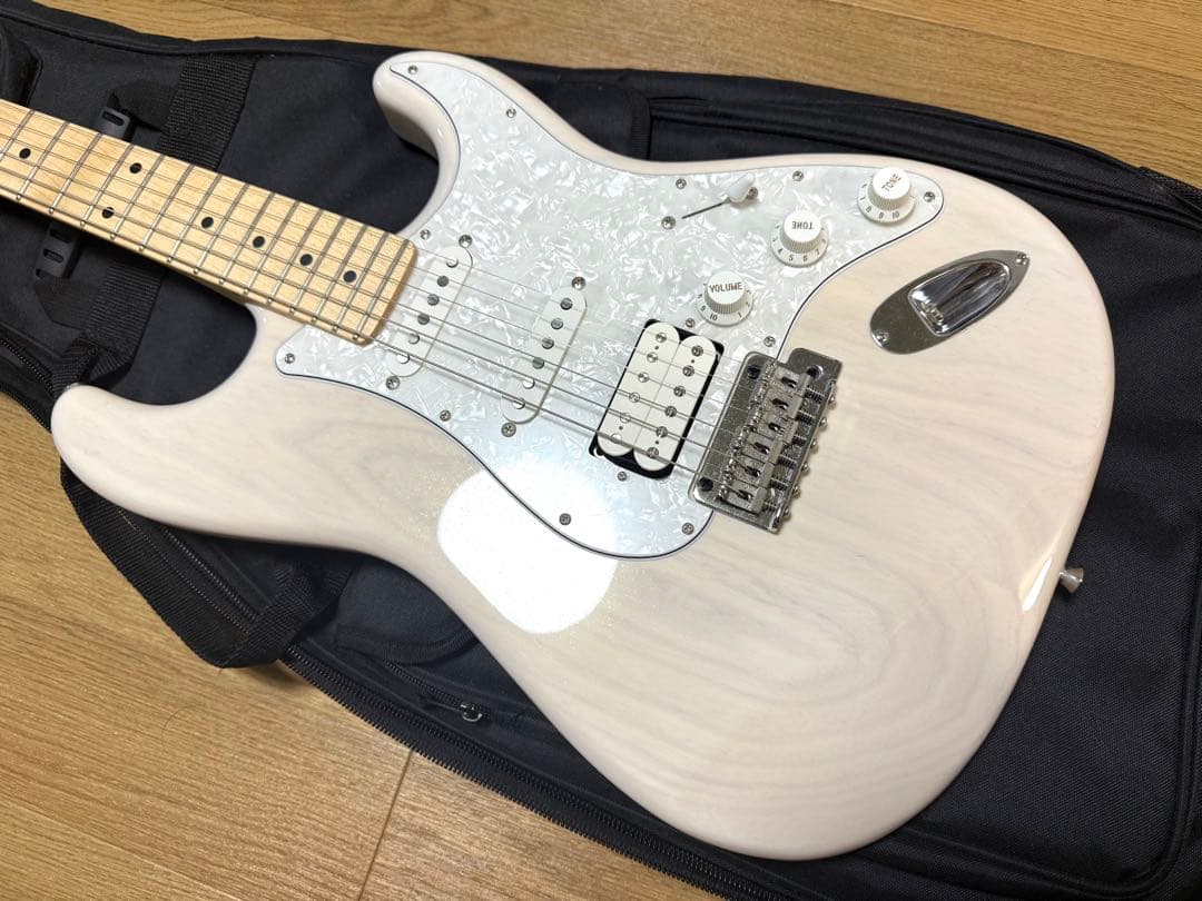 Neo Classic NST110MAH-WB ストラト