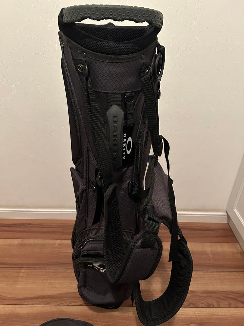 週末SALE☆OAKLEY キャディバッグ スタンド付　BLACK