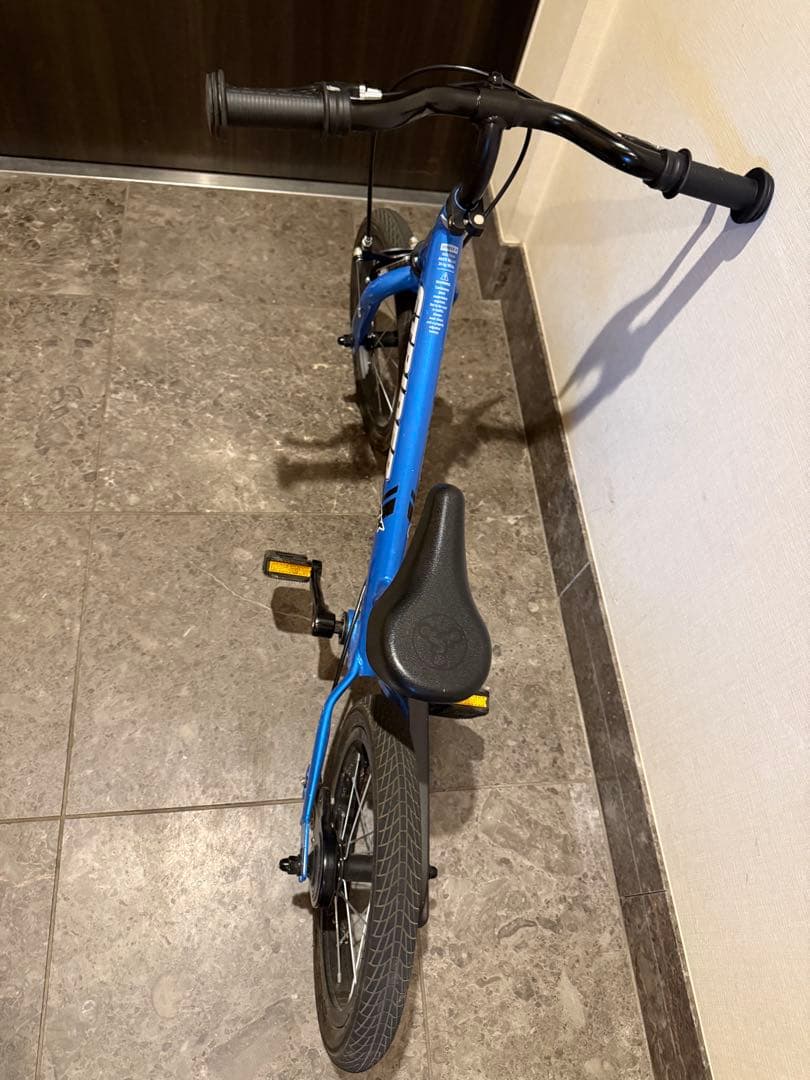 か*の様 STRIDER ストライダー 14X キッズバイク　ブルー