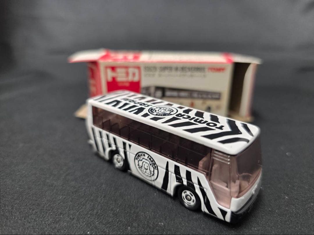 トミカ赤箱41いすずハイデッカーバス