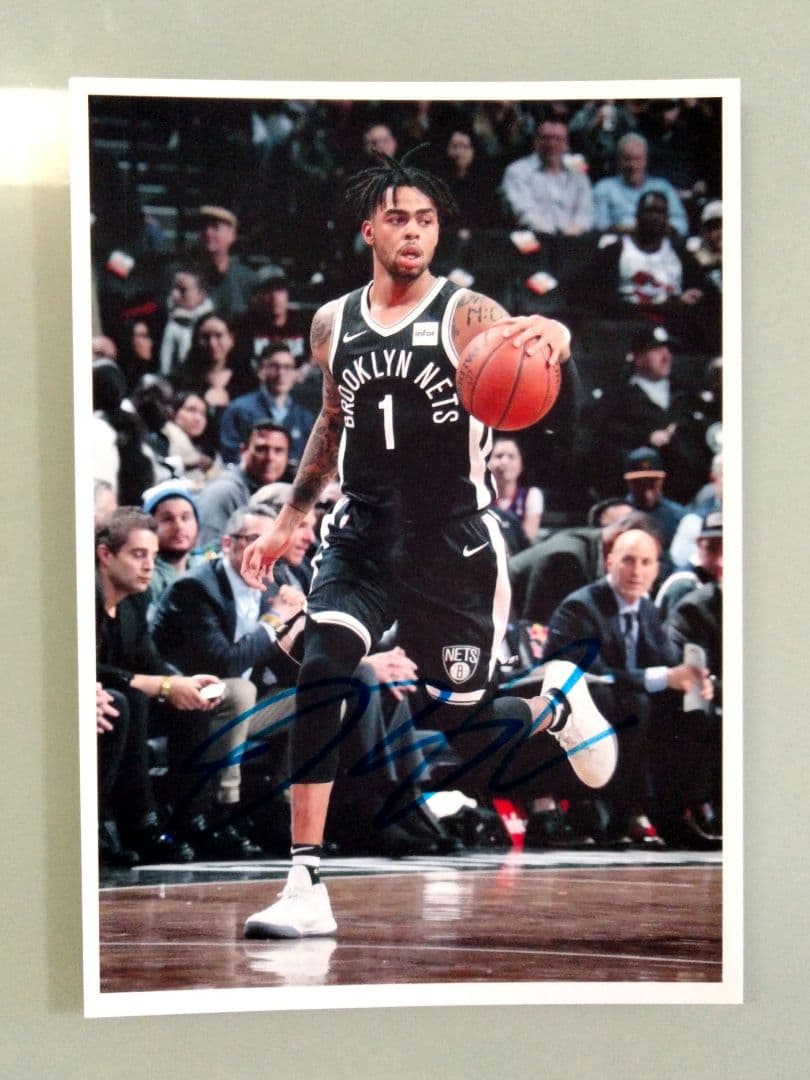 デァンジェロ・ラッセル直筆サイン入り2Lサイズ写真…アメリカプロバスケットボール