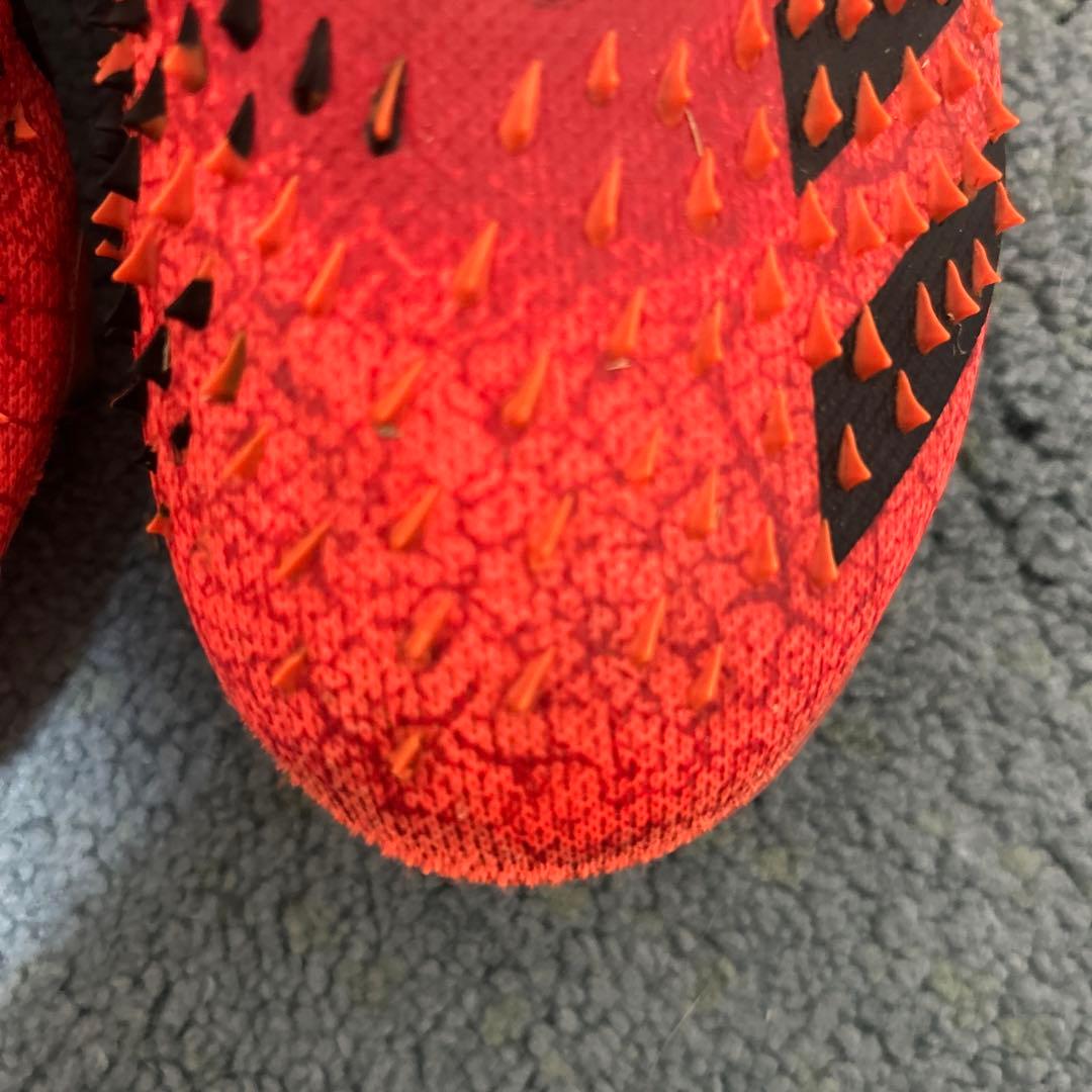 プレデター　サッカー　スパイク　adidas デーモンスキン　デーモン
