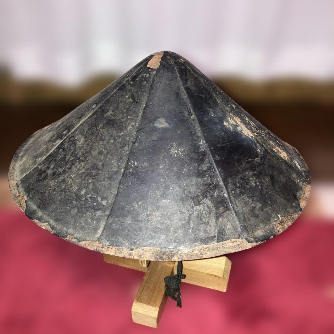 八枚　鐵漆塗八枚張陣笠