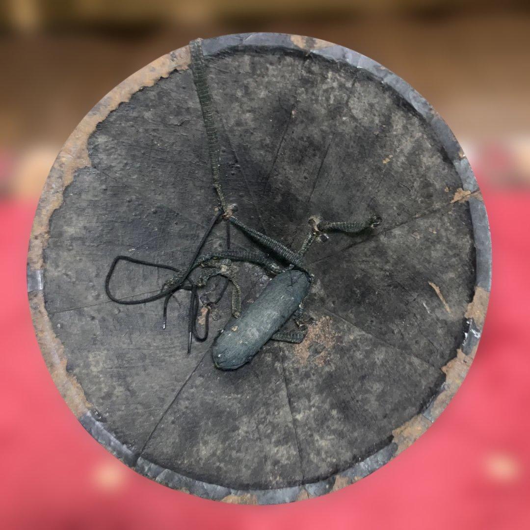 八枚　鐵漆塗八枚張陣笠