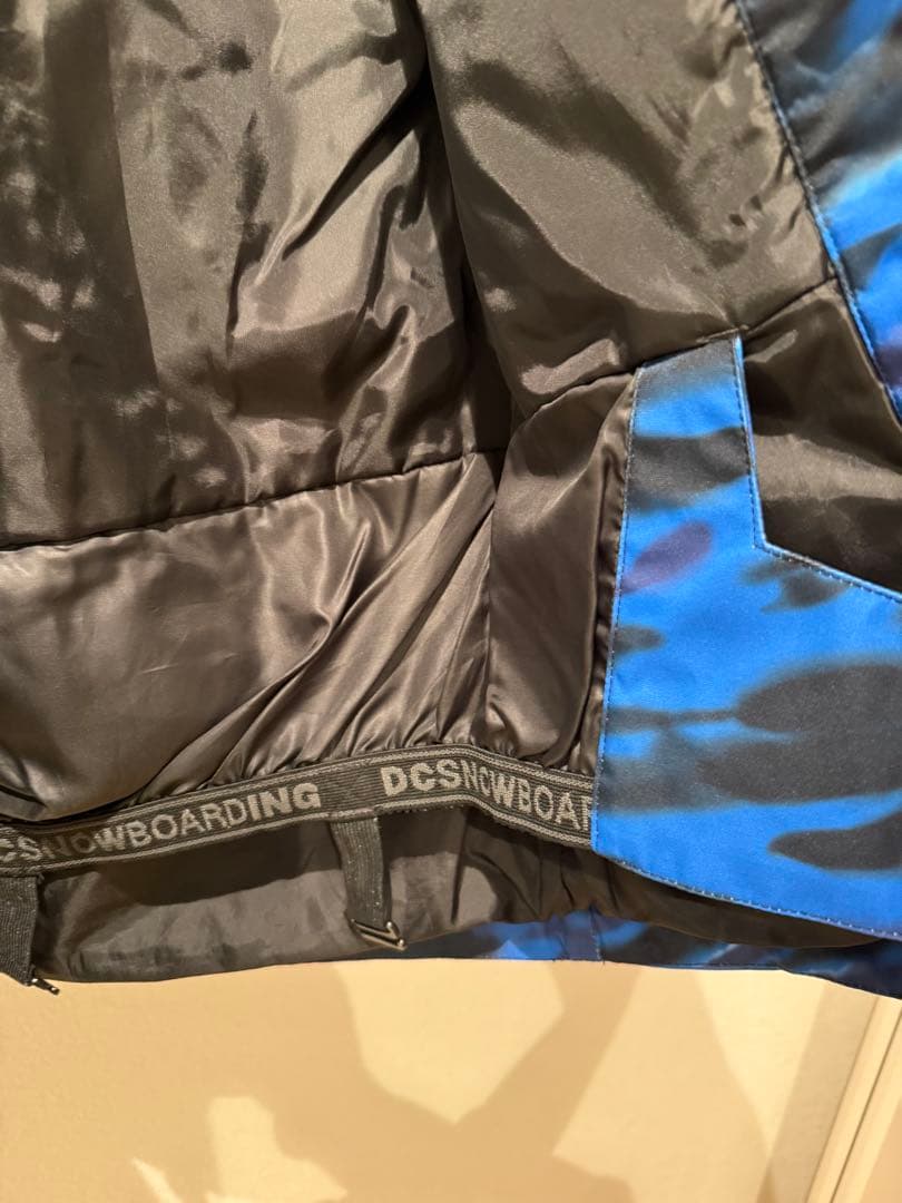 スノーボードウェア DC 青と黄色迷彩　140cm