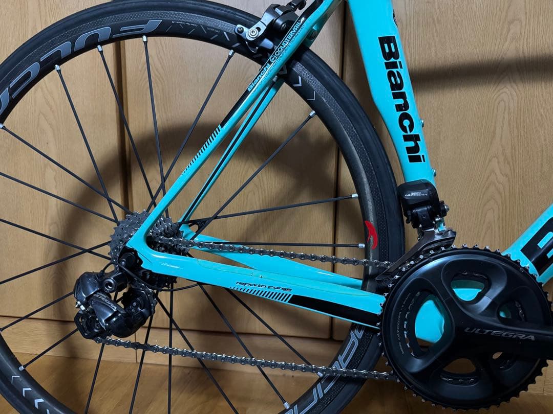 レース仕様！BIANCHI OLTRE XR3 Di2 レーシングゼロカーボン