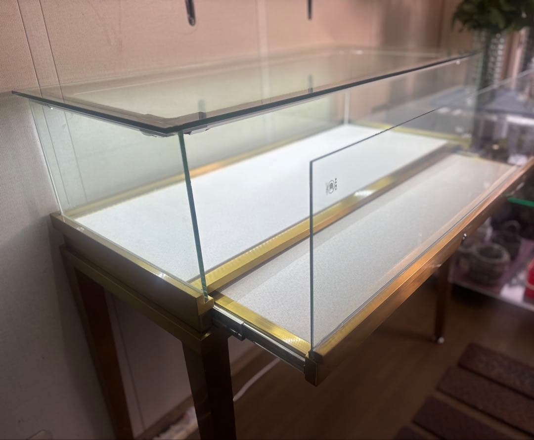カウンター型LED照明&引き出し付きガラスジュエリーショーケース②