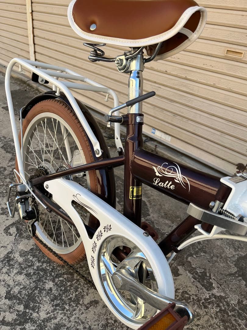 ラテ 折り畳み自転車 20インチ 6段 オートライト 前カゴ付き 直接引き取り