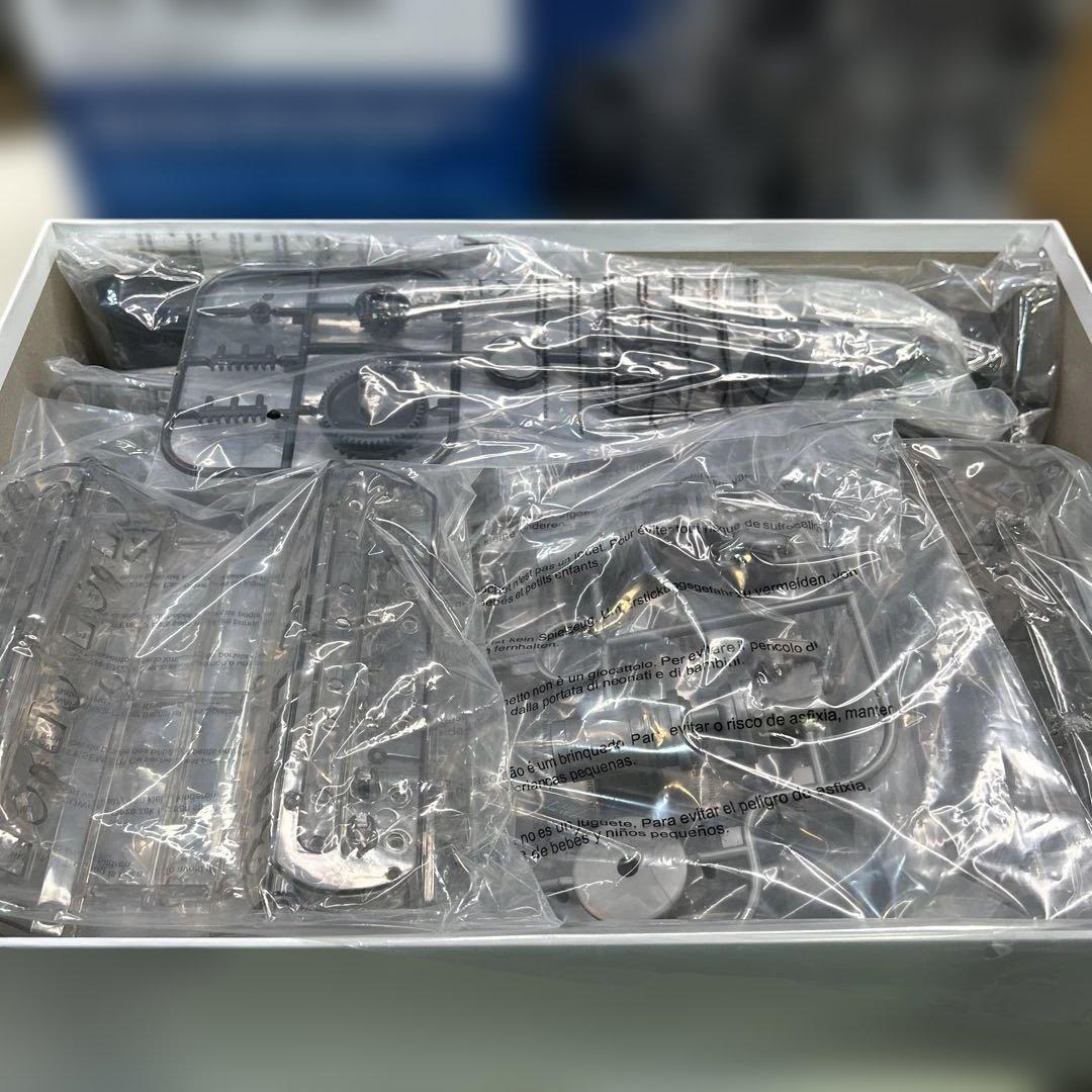 6974【未組立て】フォード マスタング V8 エンジン モデルキット 1:3