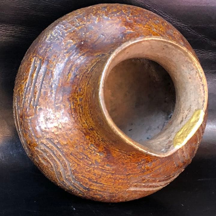 究極の美◼️蔵から凄い古い謎の美しい壺の様な陶器が出て来ました。水差し？茶道具？