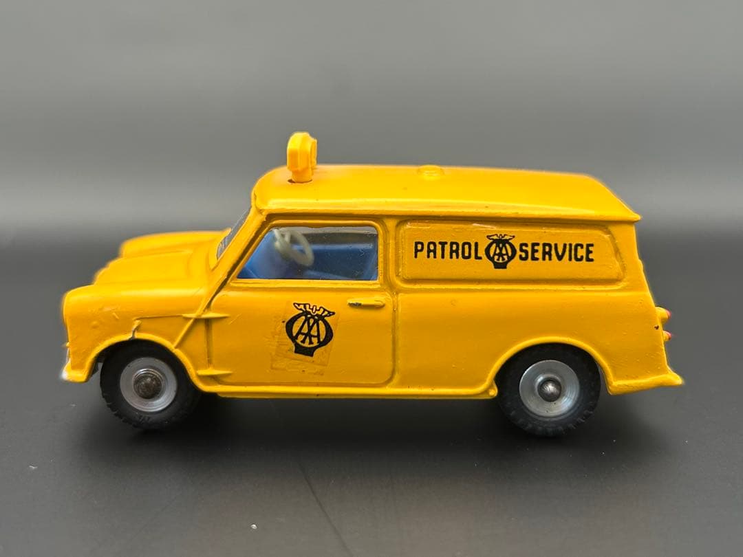 DINKY TOYS A.A. MINI VAN 274 ロードサービスミニバン