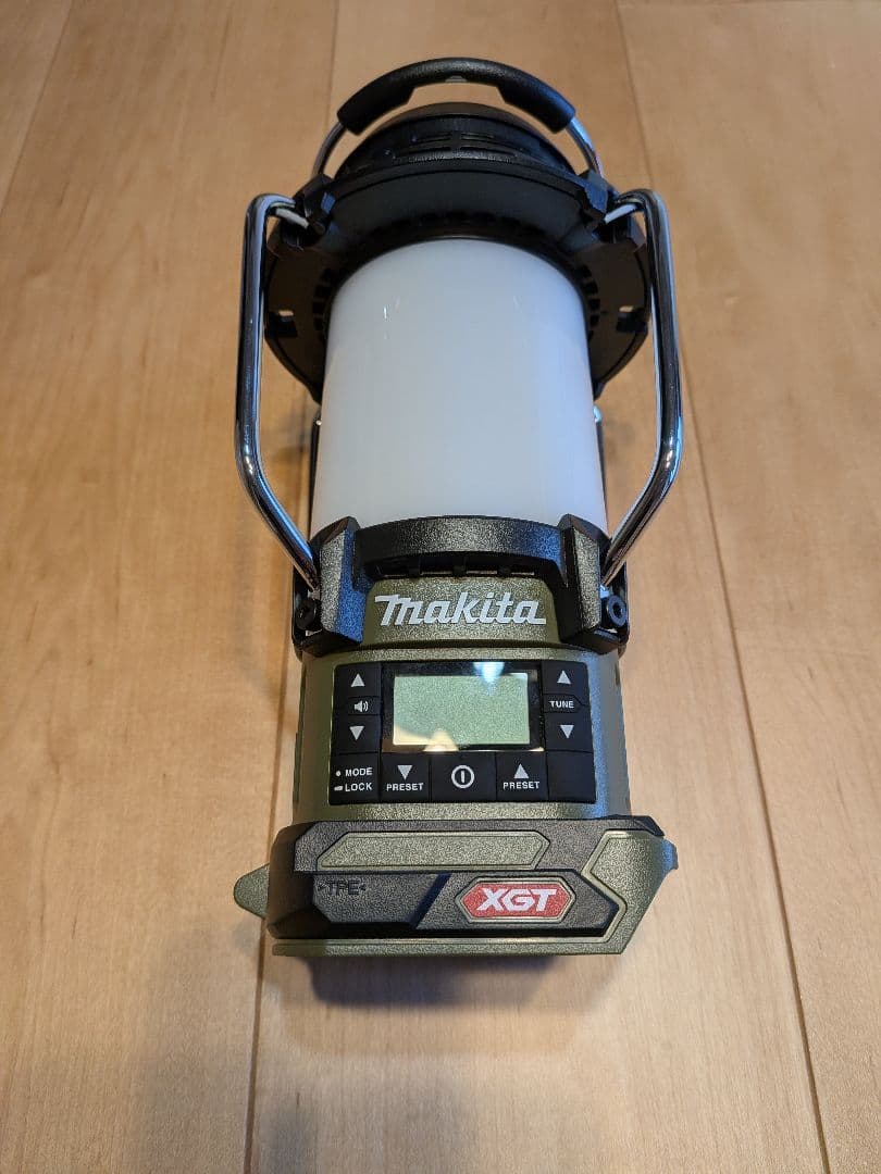 マキタ 充電式ランタン付ラジオ MR008G（本体のみ・未使用）