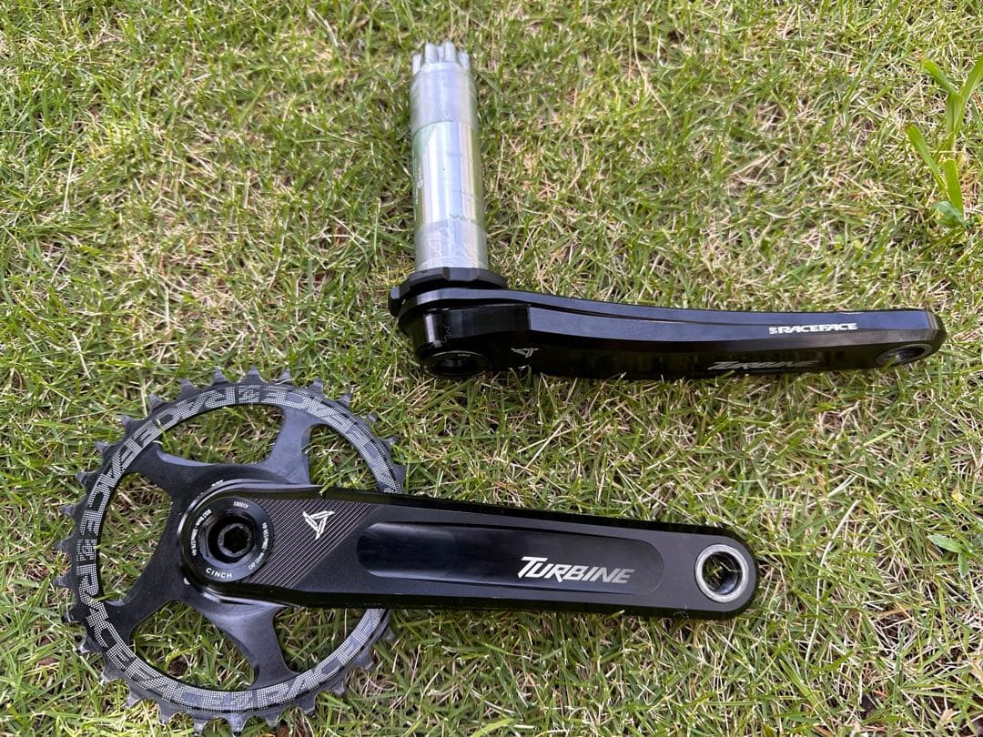 RACEFACE Turbine / Cinch クランクセット 32T