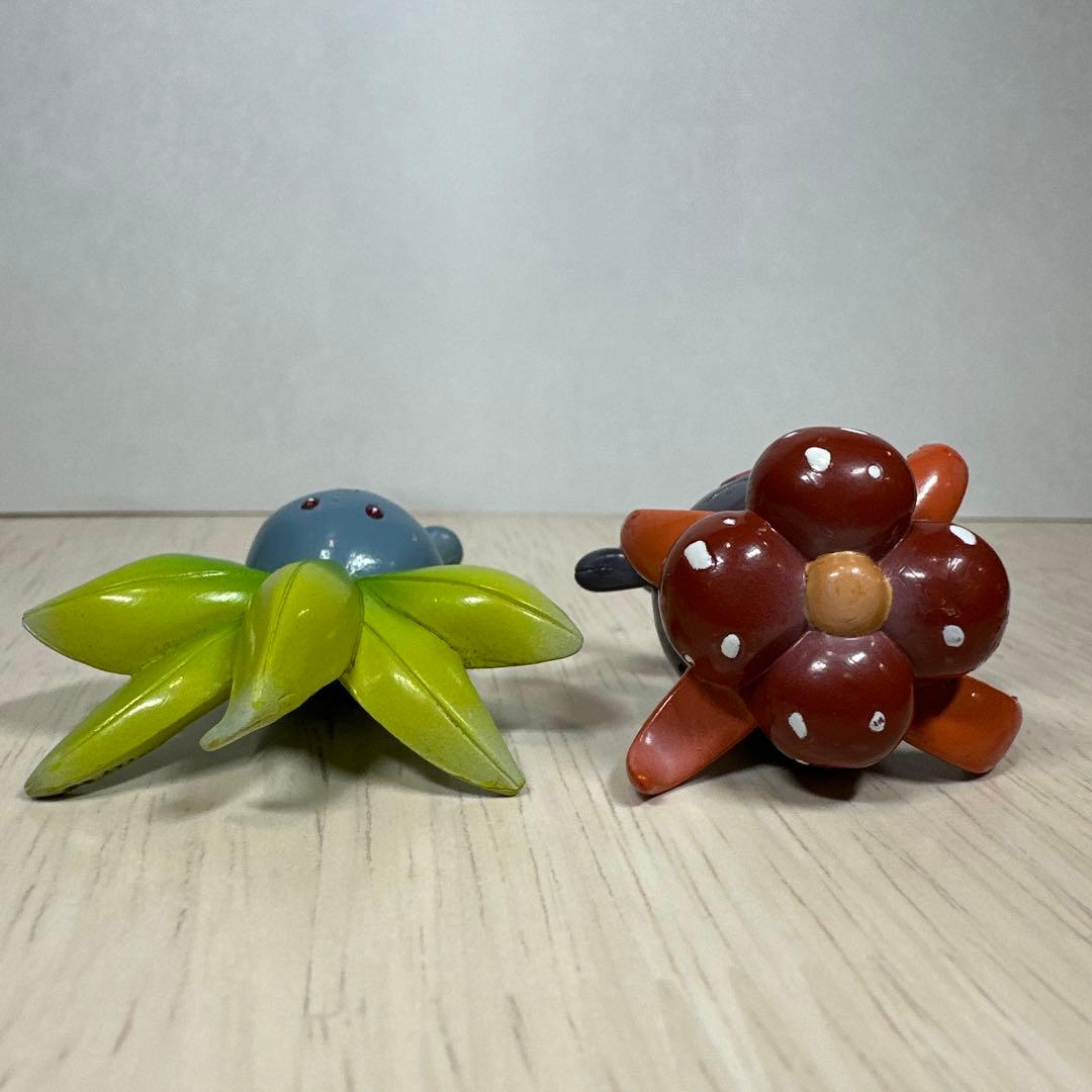 【希少】モンコレ初期4点セット　ナゾノクサ　クサイハナ　ラフレシア　キレイハナ