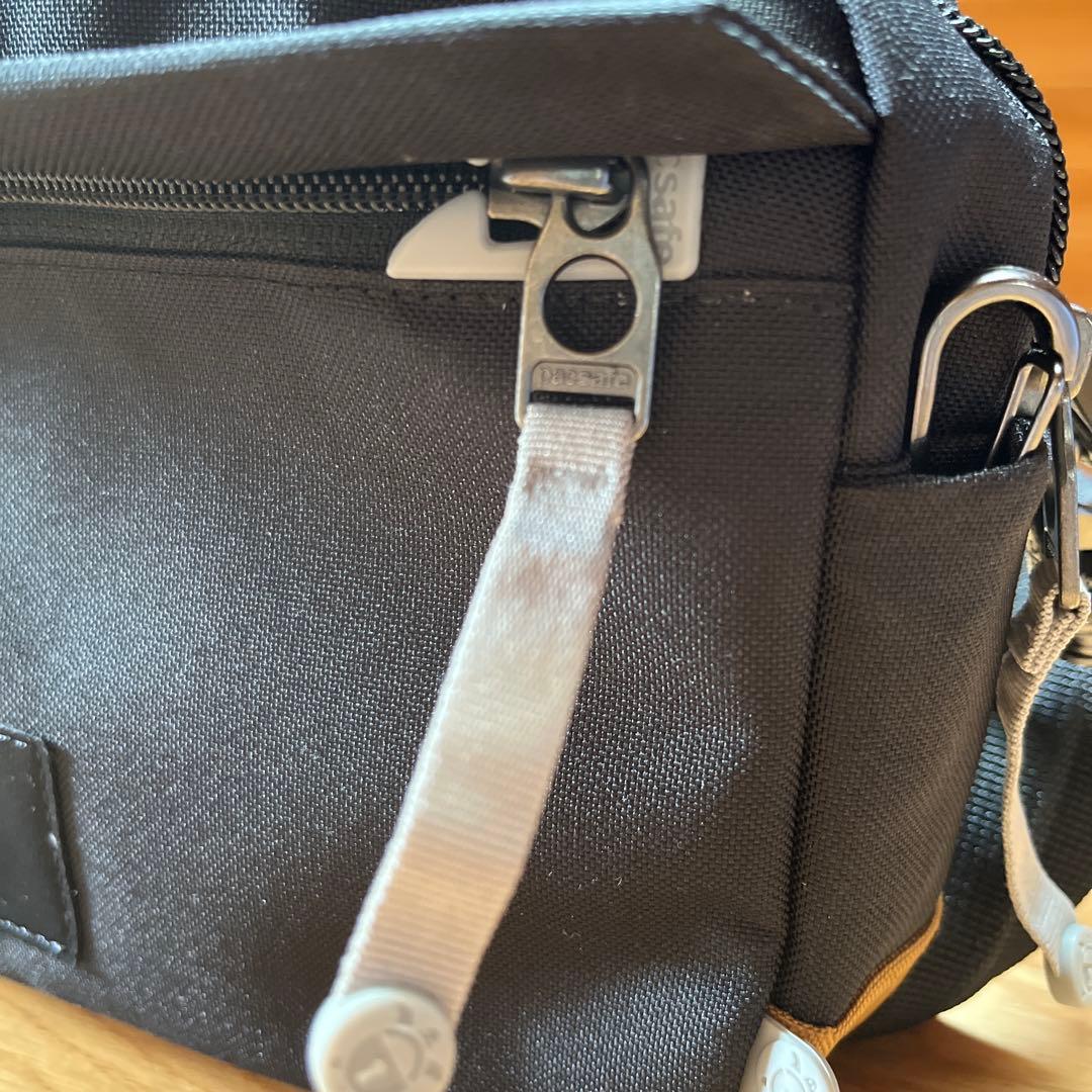 pacsafe GOクロスボディショルダーバッグ