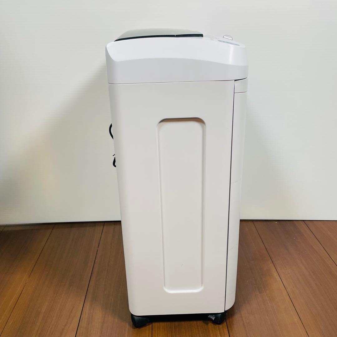 アイリスオーヤマ　AFS100M 業務用シュレッダー　ホチキス対応　ホワイト