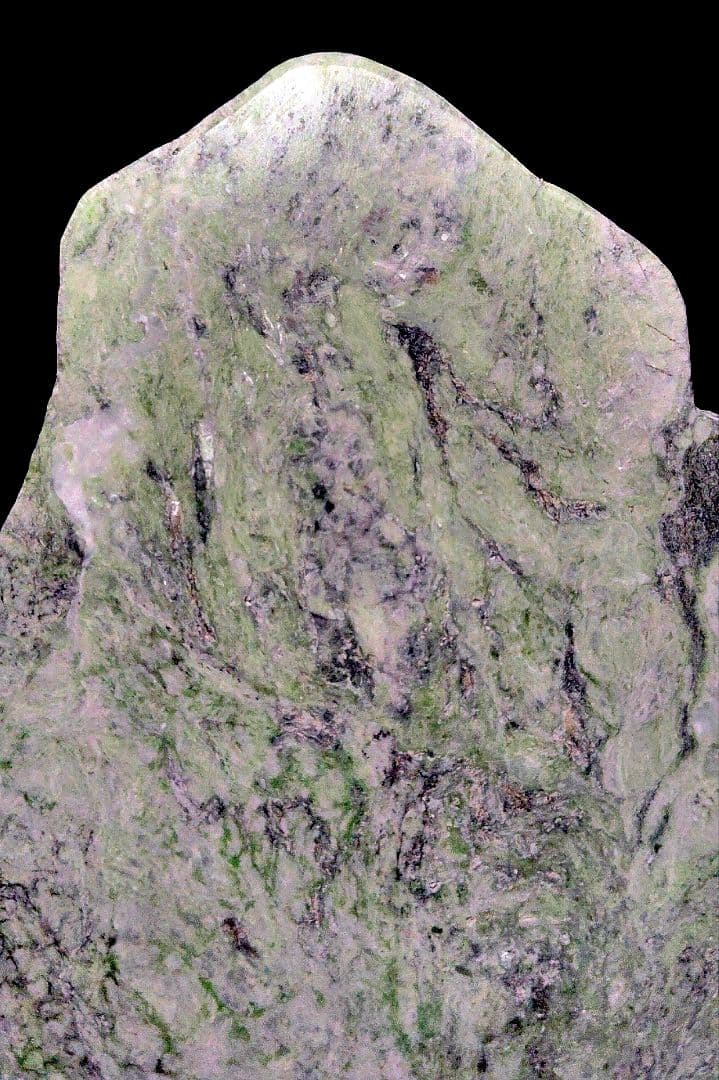 ★翡翠原石★糸魚川硬玉【小滝・川ズレ・カット1.5kg】