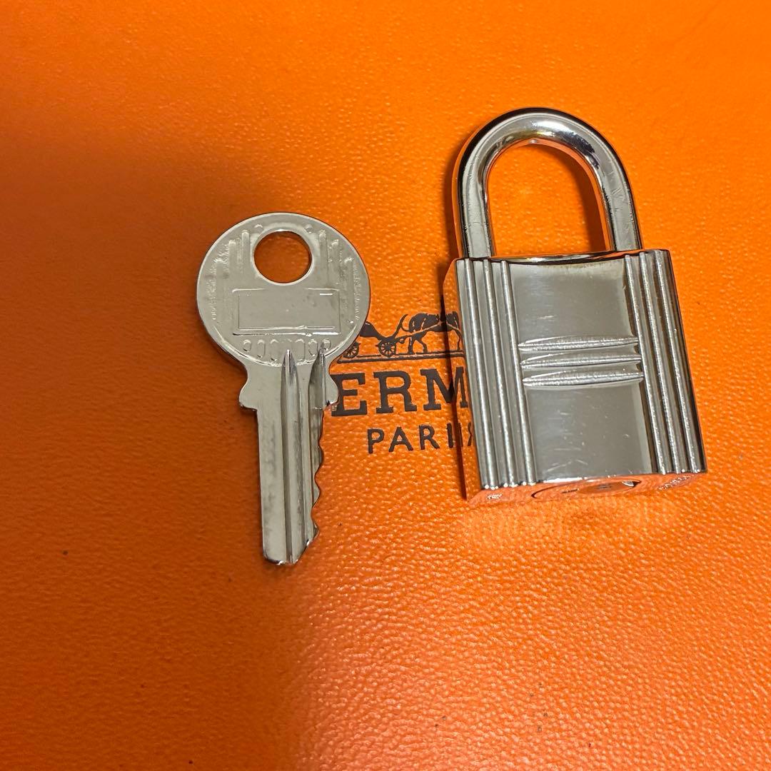 エルメス シルバー　カデナ　南京錠　パドロック　鍵　キー　NO114