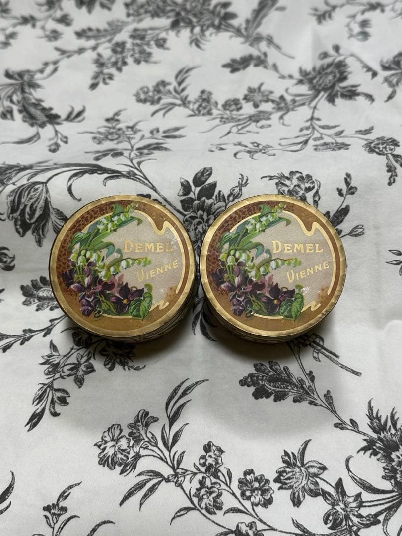 【新品未開封・日本未発売】デメル　スミレの砂糖漬け　45g×2