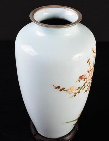 青色陶器花瓶 桜のデザイン