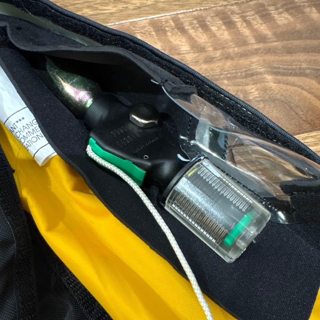 ブルーストーム 膨張式ライフジャケット 桜マーク