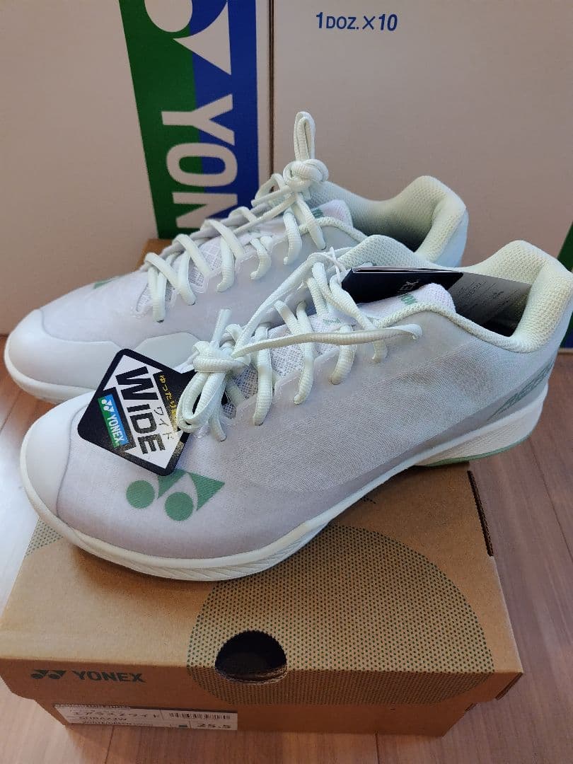 YONEX　バドミントンシューズ　エアラスZワイド　W/グリーン　25.5
