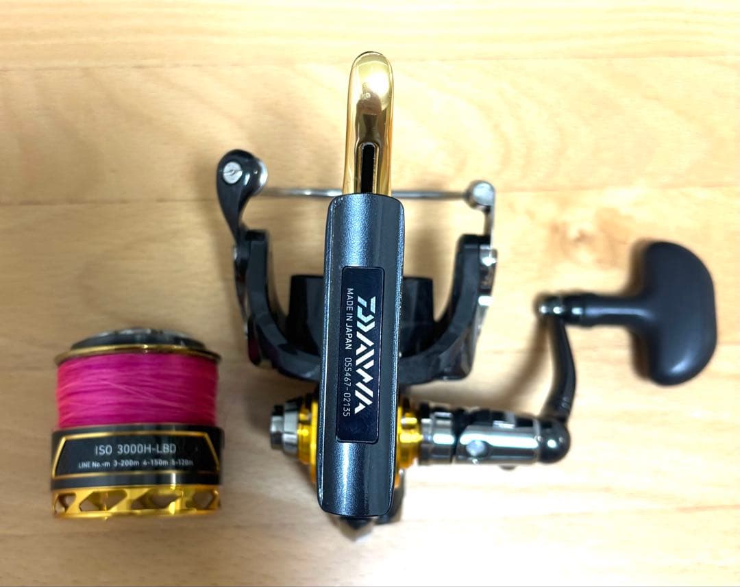 ダイワ　15TOURNAMENT iso 3000H-LBD右巻き