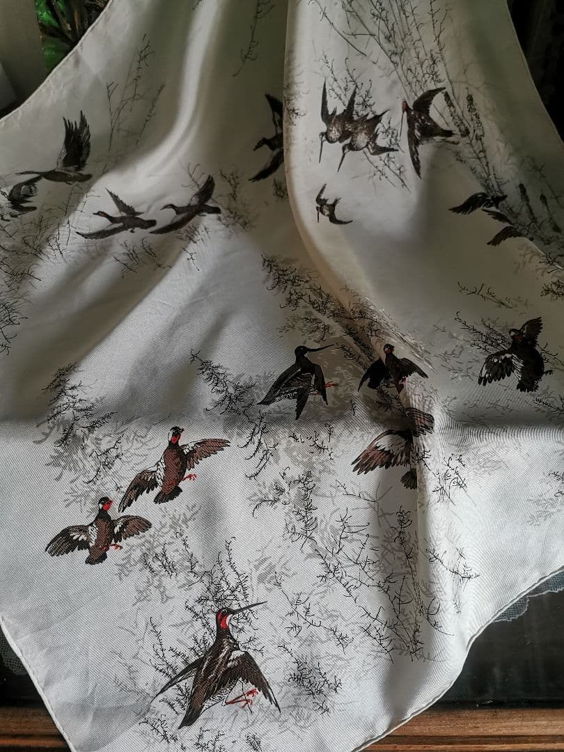 アンティーク フランス シルクスカーフ 鴨の飛翔 森林の湖 蒲の穂 地模様入り