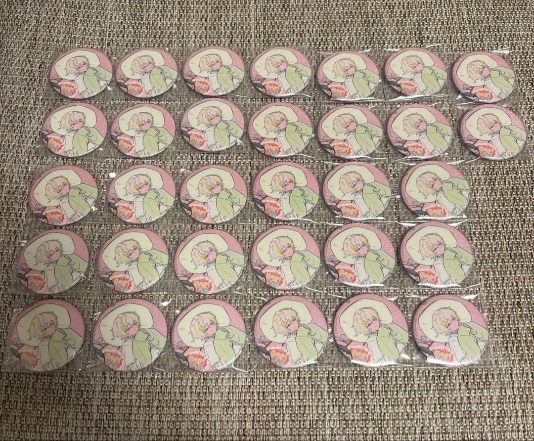 エイトリ18trip◎白光糖衣ファンミ缶バッジ