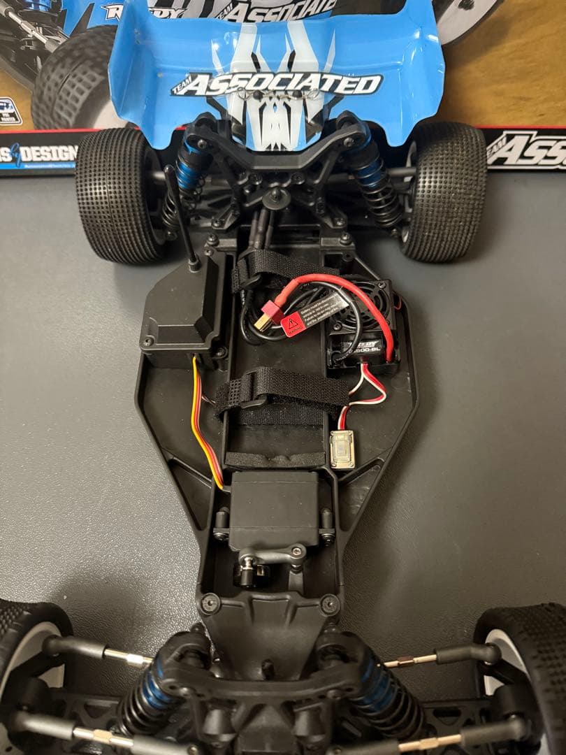 く*く様 associated 1/10 RB10RTR 中古品　 フルセット