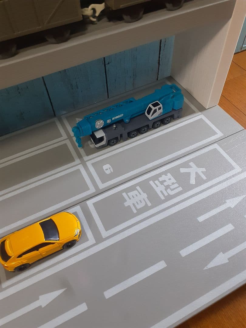 ゆるななちゃん★１枚板仕様、プラレール棚1段追加トミカプラレール収納棚