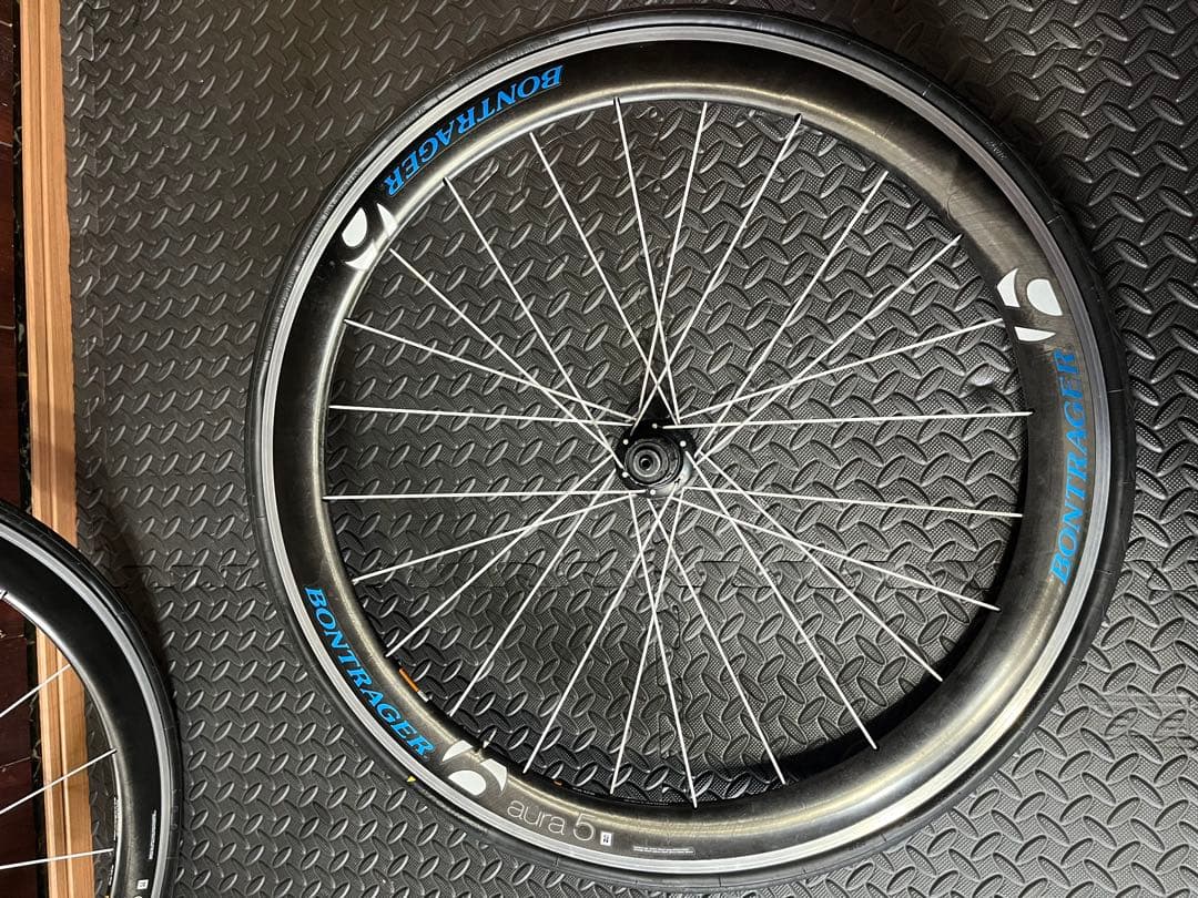 ボントレガー オーラ5 bontrager aura5 カーボンホイール