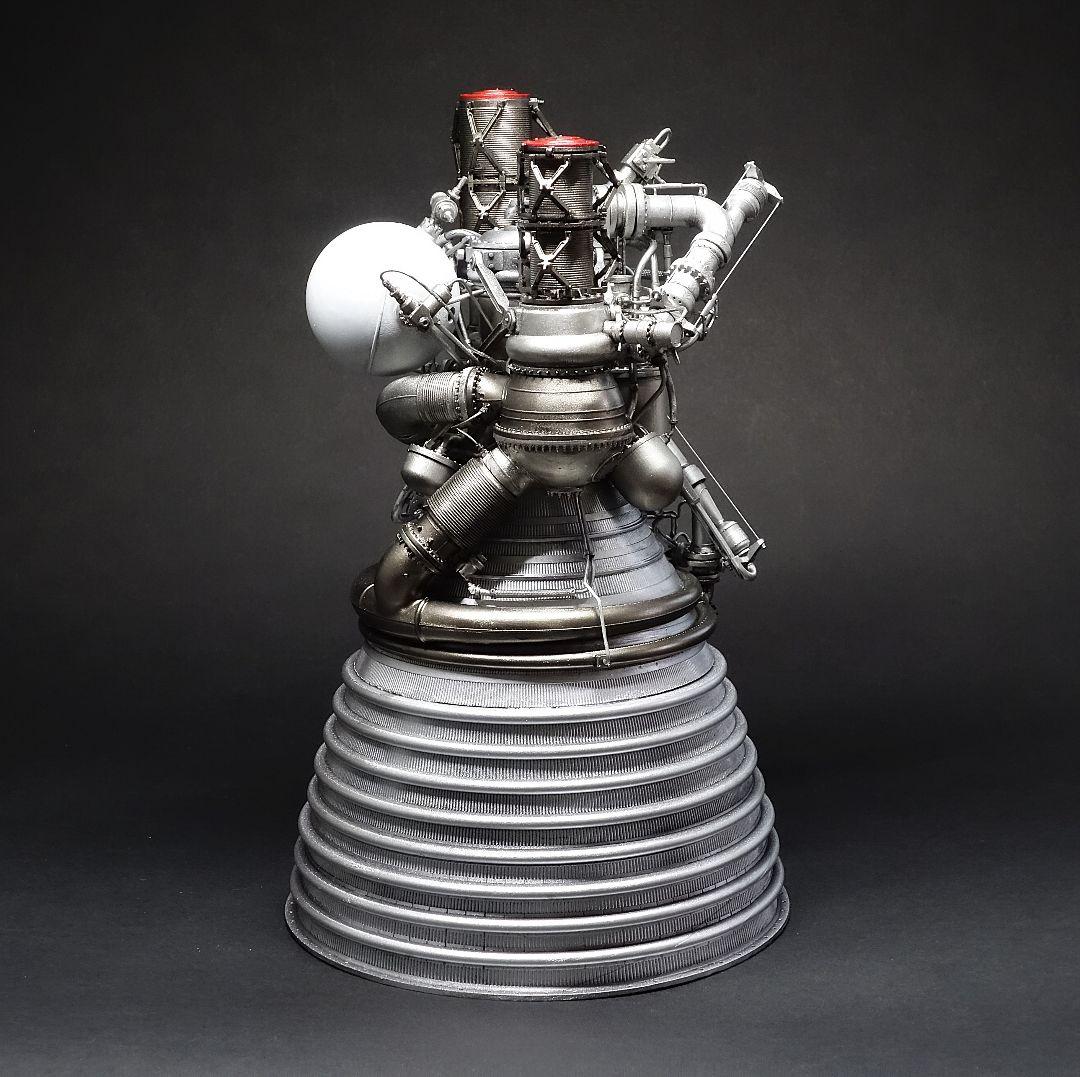 ロケットダイン社製 J-2 ロケットエンジンモデル完成品