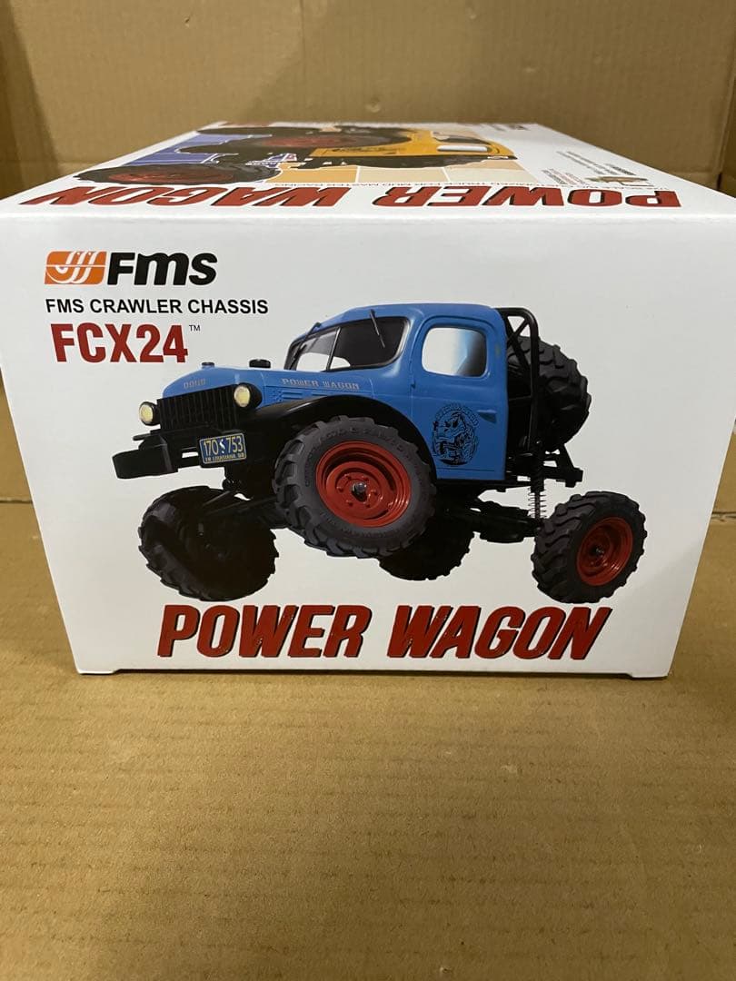 FMS 1/24 リアリスティックRC完成モデル マッド・レーサー 4×4レッド
