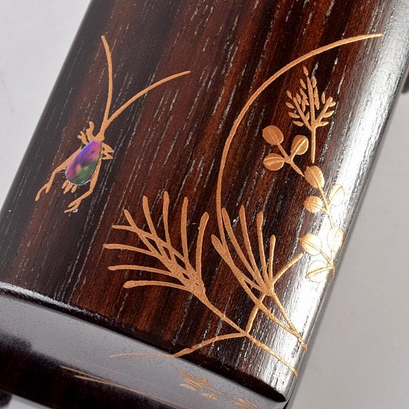 茶道具　道場宗廣作　虫に秋草　黒檀虫篭蒔絵　香合　共箱　M　R5049