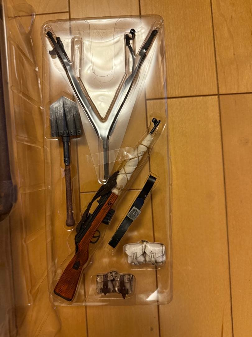 DiD 1/6WW2ミリタリーフィギュア ドイツ軍冬季装備　ストーブ付き