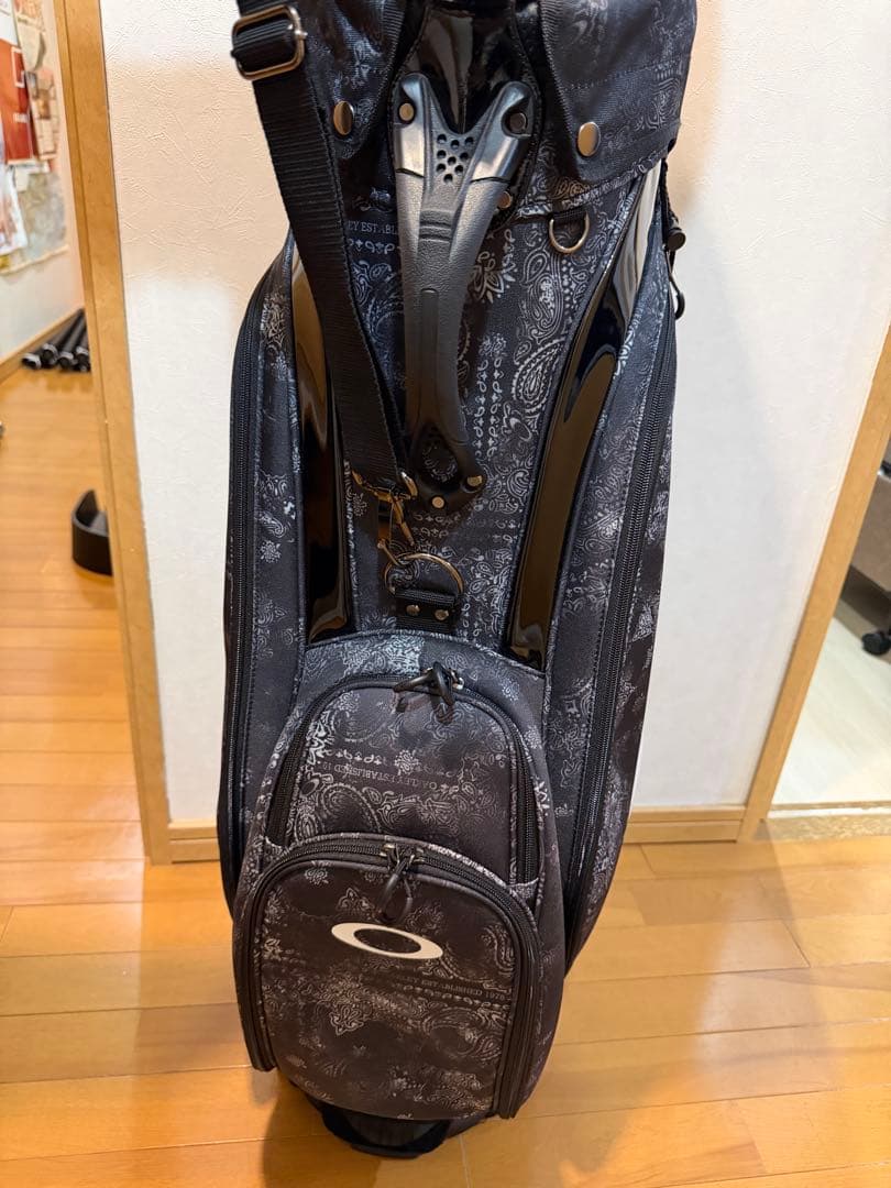 OAKLEY ペイズリー柄キャディバッグ