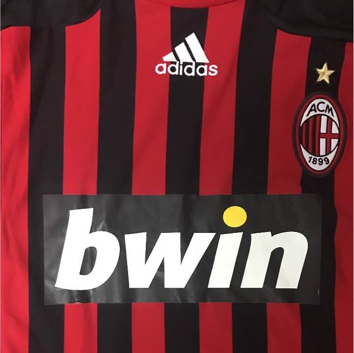 カカ サイン入りユニホーム