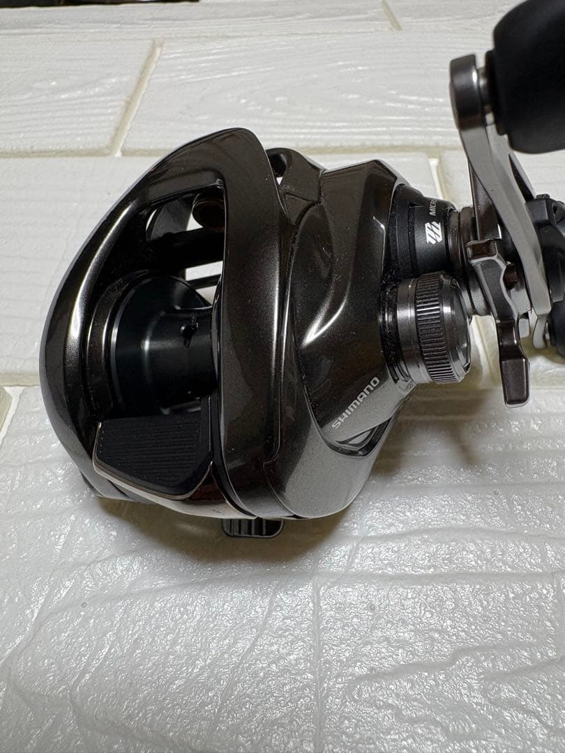 美品　シマノ　20メタニウム　6.2 右ハンドル　箱有り