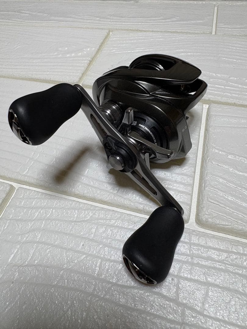 美品　シマノ　20メタニウム　6.2 右ハンドル　箱有り