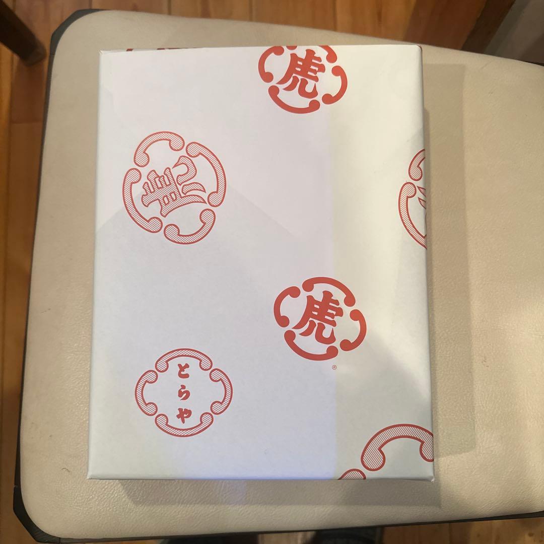 楓*様 虎屋　羊羹3本セット おもかげ 新緑 夜の梅　他、おまけで特製栗羊羹1本