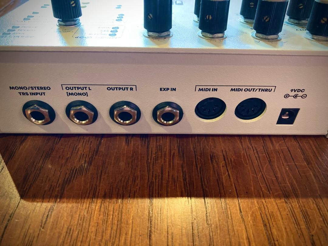 Hologram Microcosm グラニュラー グリッチ アンビエント