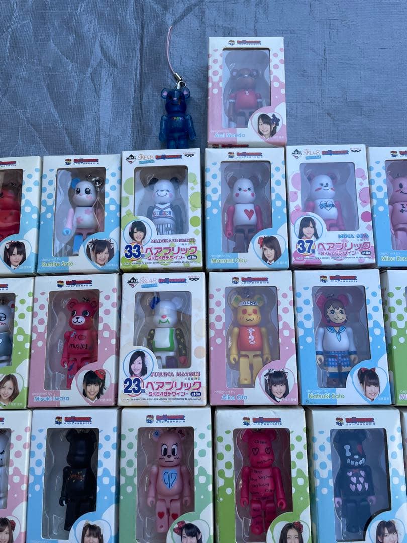 【希少品】【未開封】AKB48ベアブリック52体セット（51体未開封)