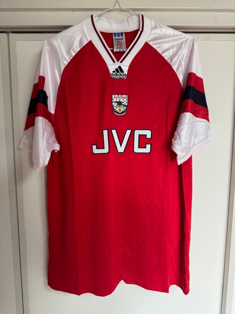 アーセナル 赤 ジャージ JVC
