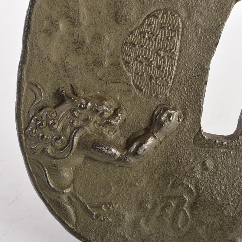 武具　刀装具　古鉄　達磨図　鍔　在銘　N　6450