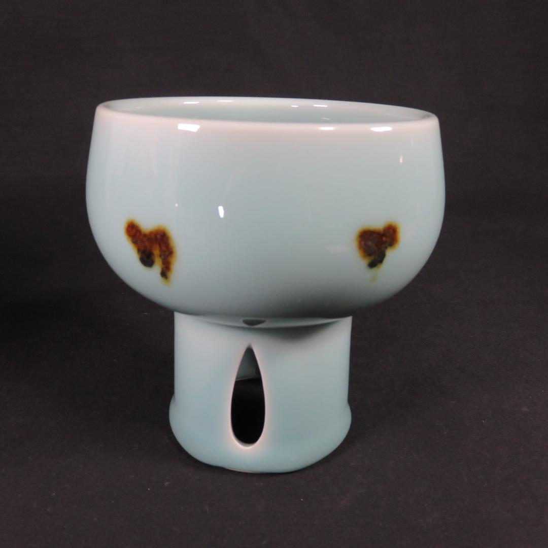 盛器 松本為佐視 木箱 共箱 高台 青 白 透かし高台